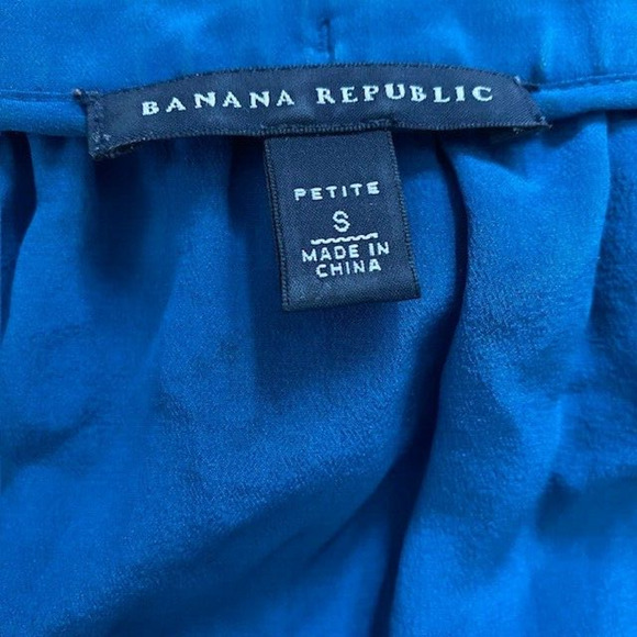 Banana Republic Blouse Womens Petite Small Blue 100% Silk Sleeveless Button Up - Picture 3 of 6